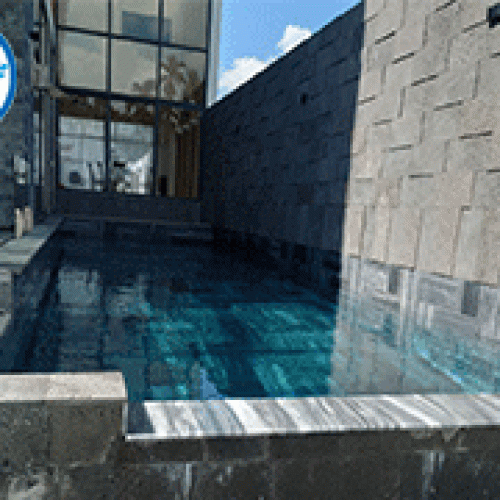 Hồ bơi anh Hưng Bình Dương