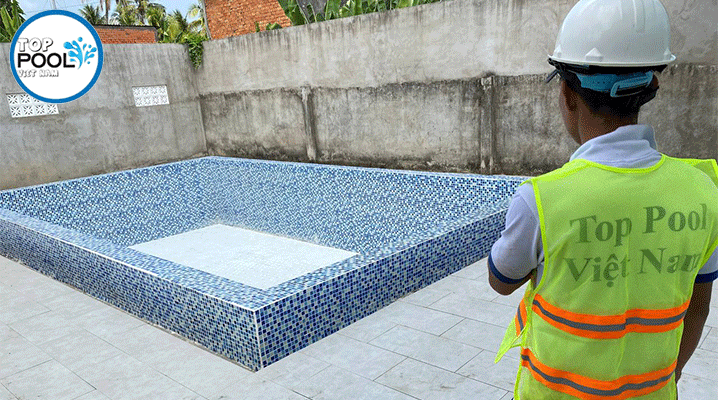 Thưởng thức Sự Sang Trọng với Hồ Bơi Mini Trên Sân Thượng