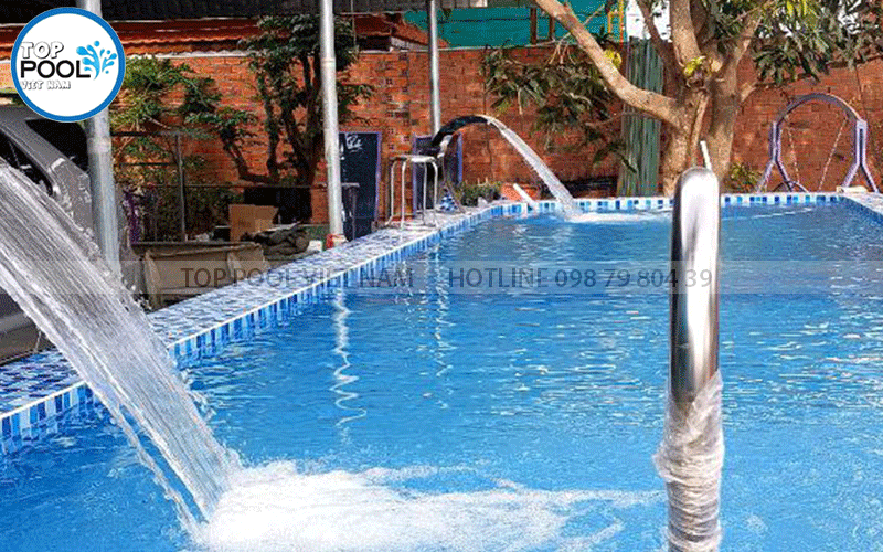 bể bơi gia đình có thác nước