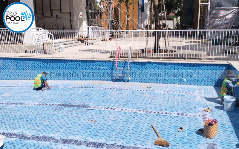 công ty thi công hồ bơi và ốp gạch hồ bơi