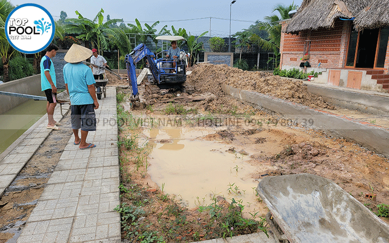 đào đất xây dựng hồ bơi gia đình