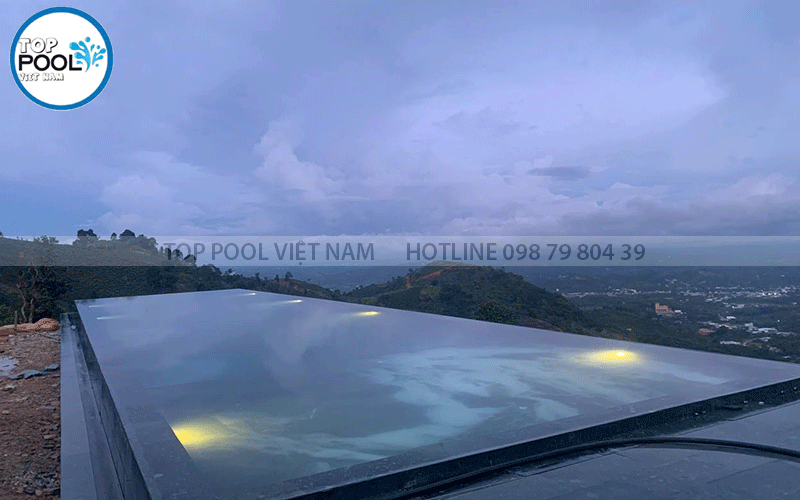 đèn chiếu sáng hồ bơi