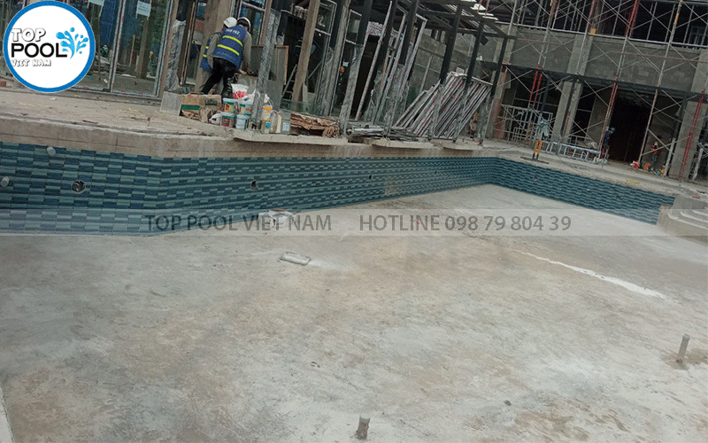 ốp gạch mosaic cho hồ bơi