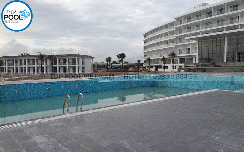 hồ bơi khách sạn 5 sao