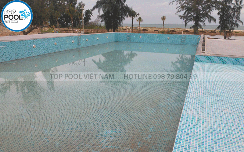 hoàn thiện hồ bơi khách sạn