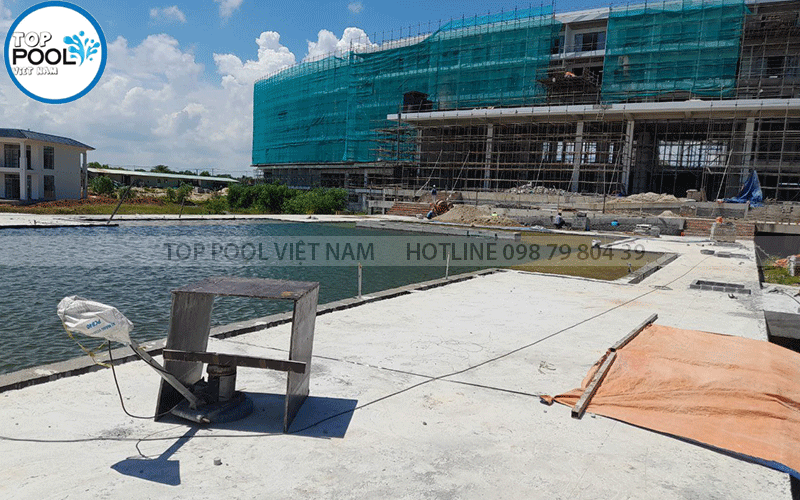 hồ bơi khách sạn