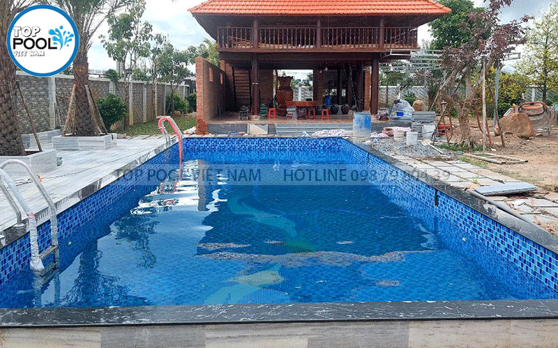 Hồ bơi sân vườn Long An