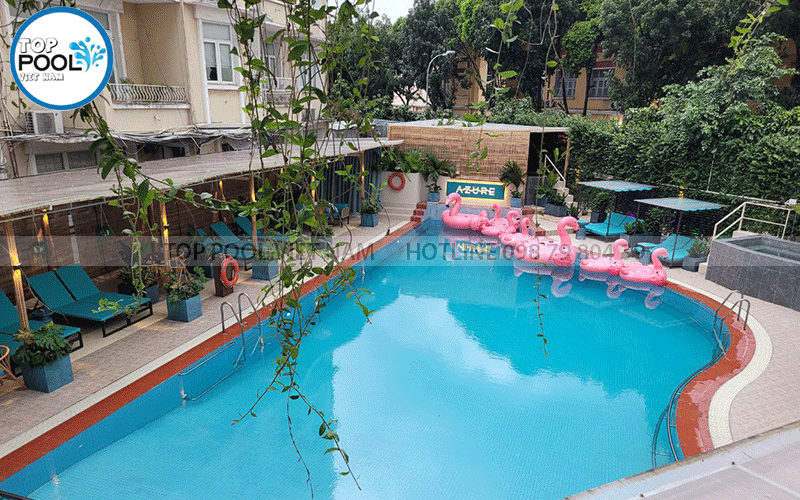 hồ bơi sân vườn sang trọng
