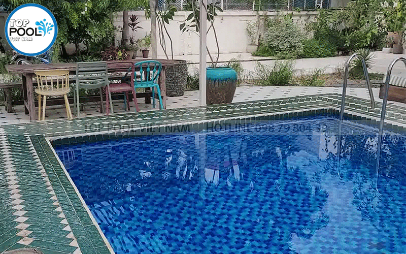 hồ bơi sân vườn tại quận 2