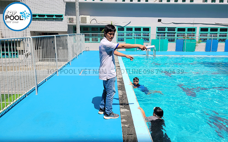 hồ bơi tiêu chuẩn trường trung học