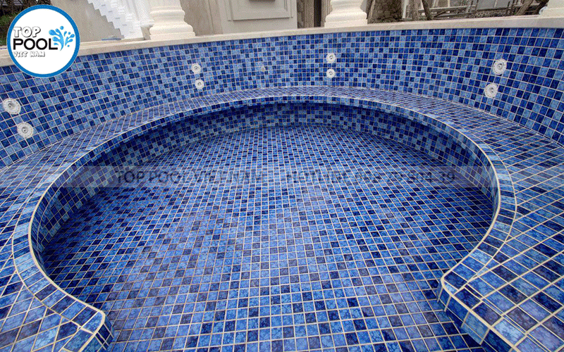 hồ sục massage trong hồ bơi