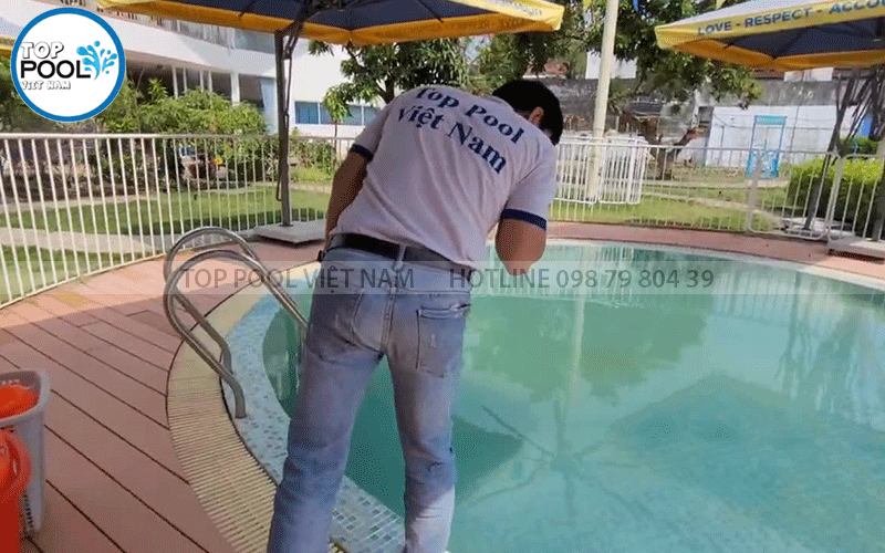 kiểm tra chất lượng nước hồ bơi