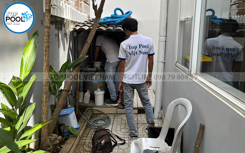 Kiểm tra sửa chữa thiết bị lọc nước hồ bơi