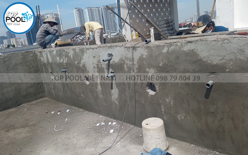 lắp đặt đường ống bể bơi mini