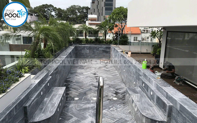 làm hồ bơi trên sân thượng