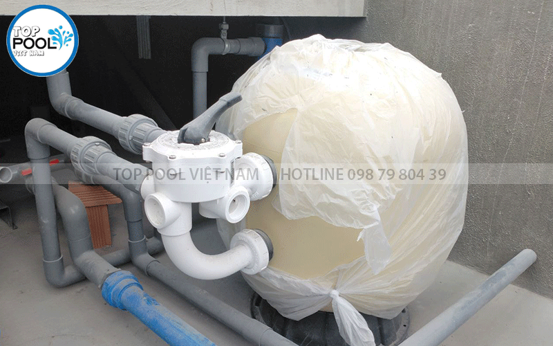 lắp đặt bình lọc nước bể bơi