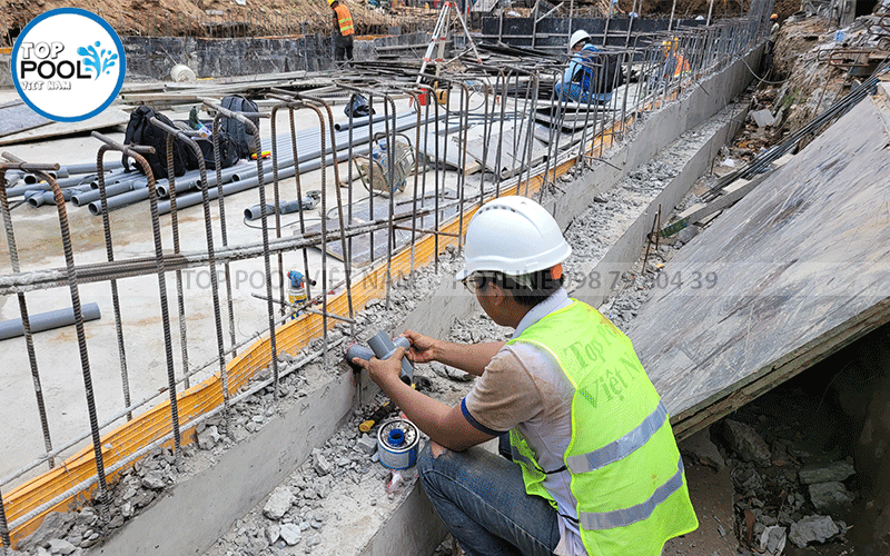 hình ảnh lắp đặt đường ống hồ bơi