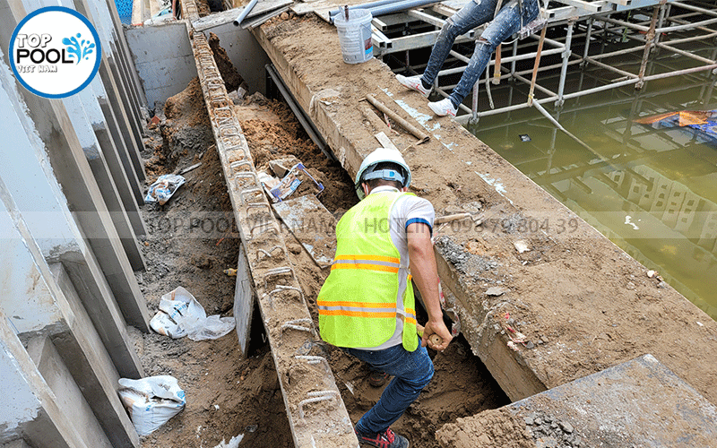 lắp đặt đường ống hồ bơi trung học