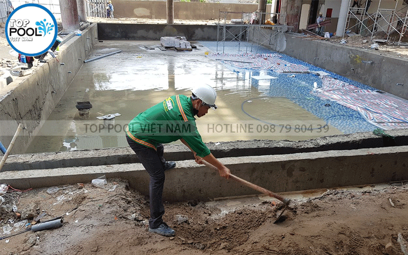 lắp đặt đường ống hồ bơi trường học