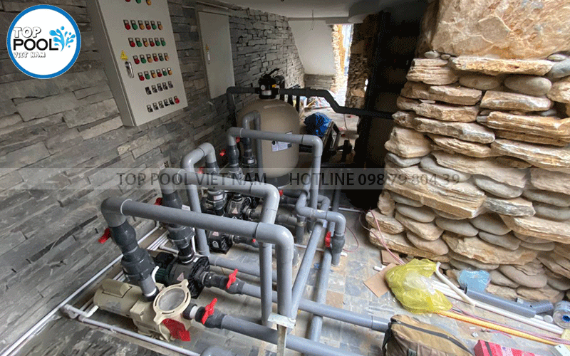 lắp đặt máy lọc tuần hoàn bể bơi