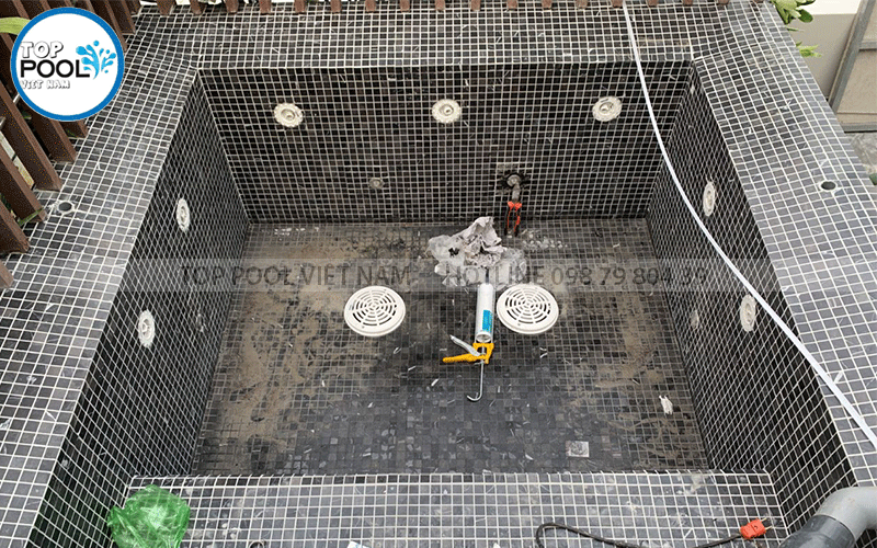 lắp đặt phụ kiện bể sục