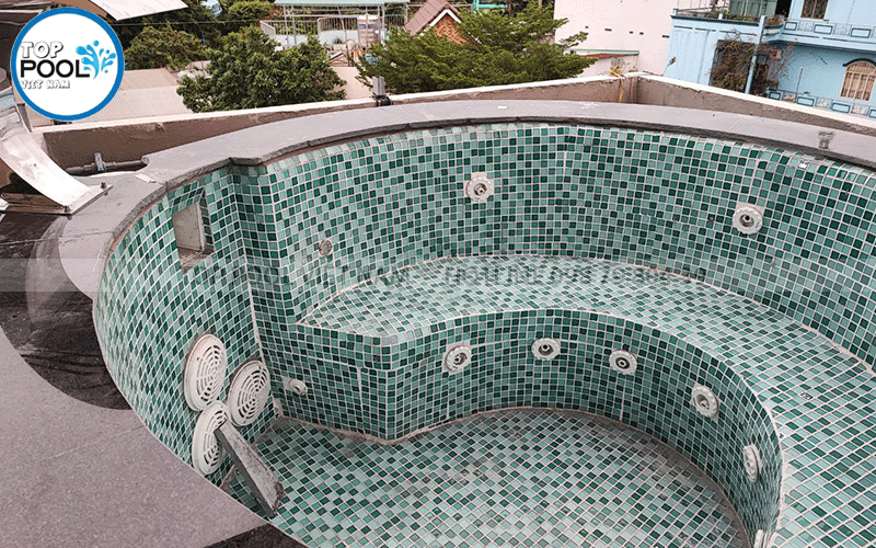lắp phụ kiện hồ jacuzzi