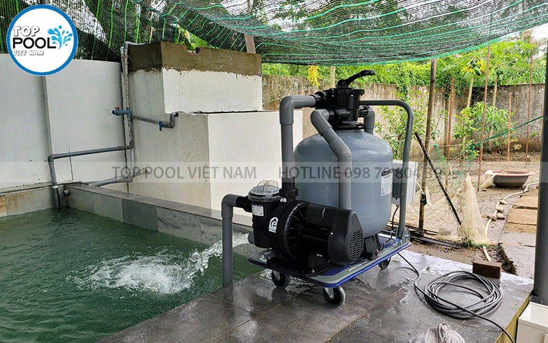 máy hút bể bơi