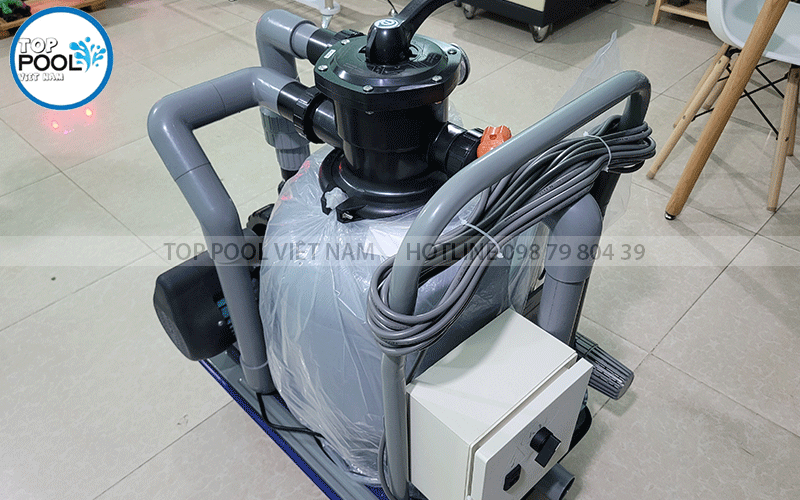 máy hút bụi bể bơi