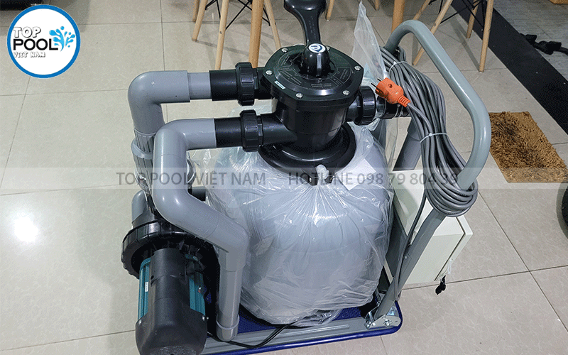 máy hút đáy bể bơi