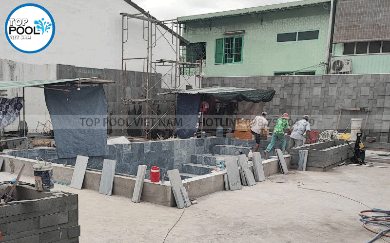 ốp đá bể bơi gia đình