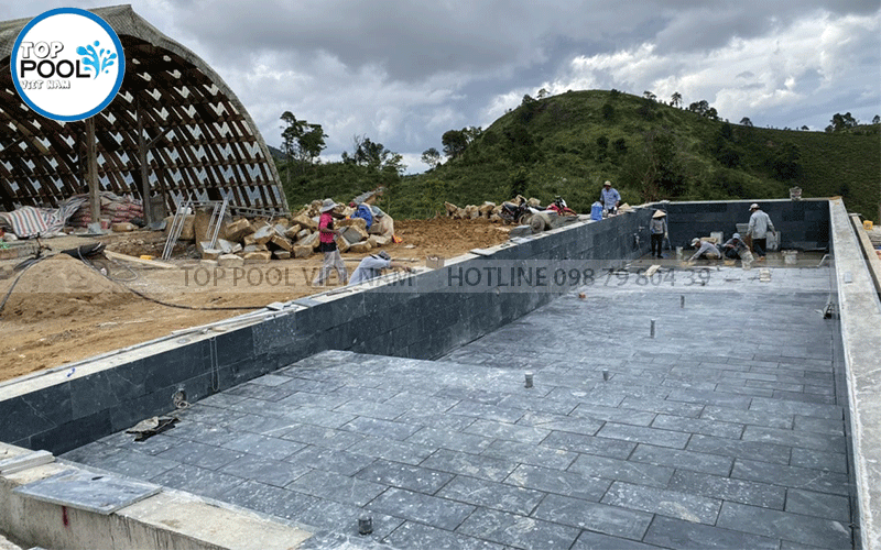 ốp đá cho hồ bơi
