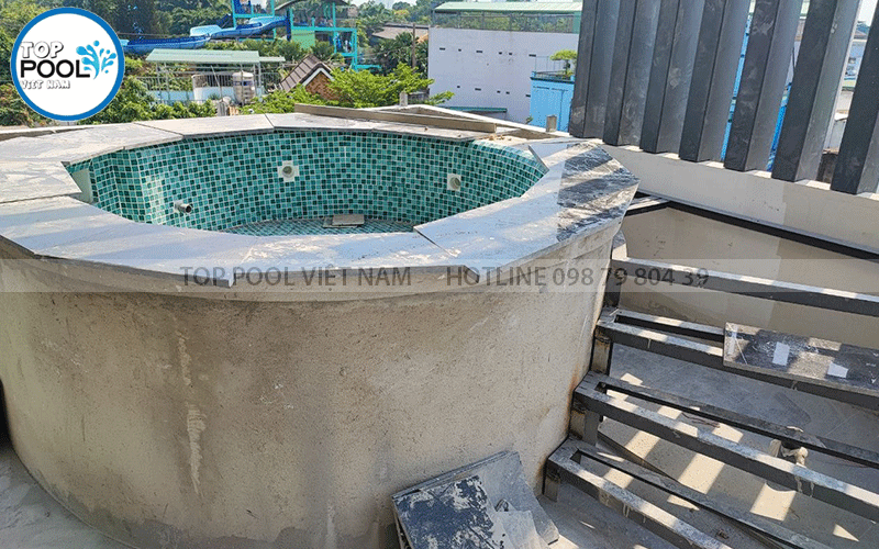 ốp đá hồ jacuzzi