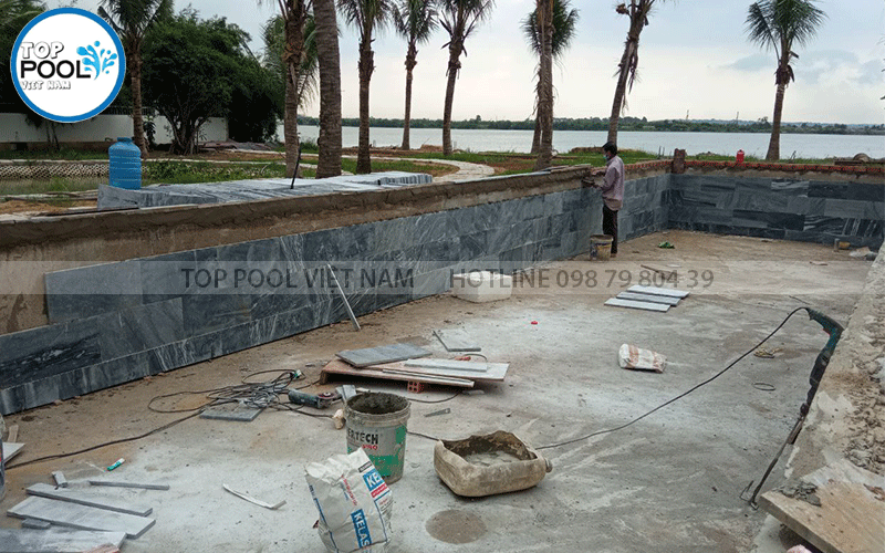 ốp đá tự nhiên cho hồ bơi