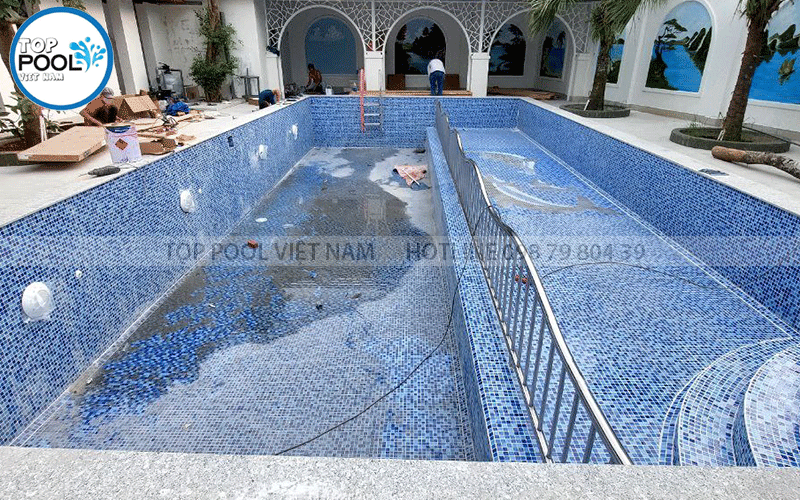 ốp gạch hồ bơi trẻ em