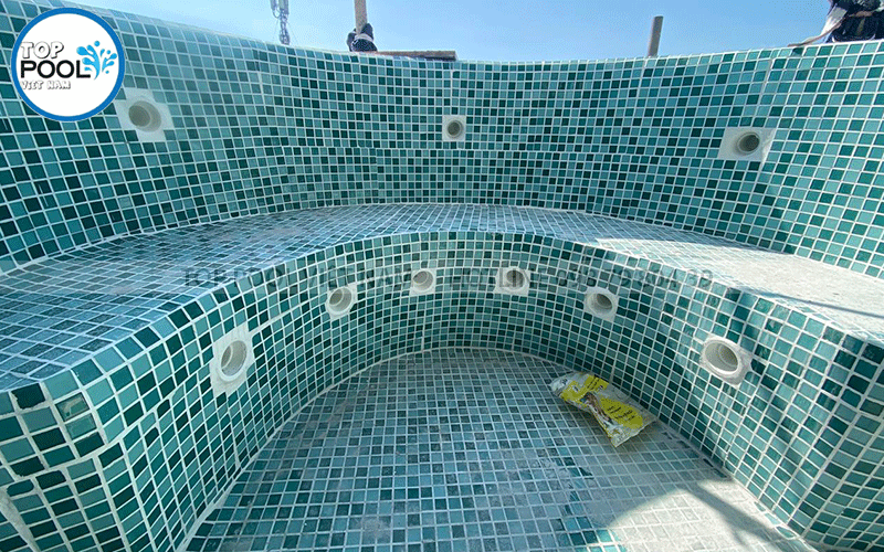 ốp gạch hồ jacuzzi
