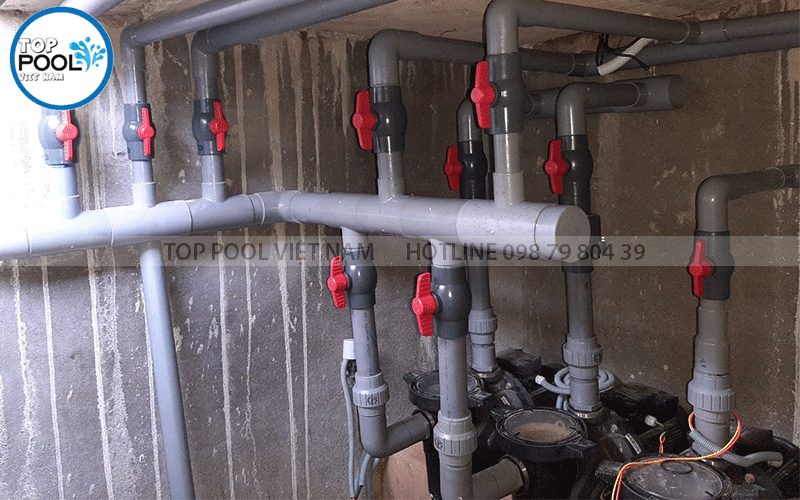 sửa chữa đường ống phòng máy hồ bơi