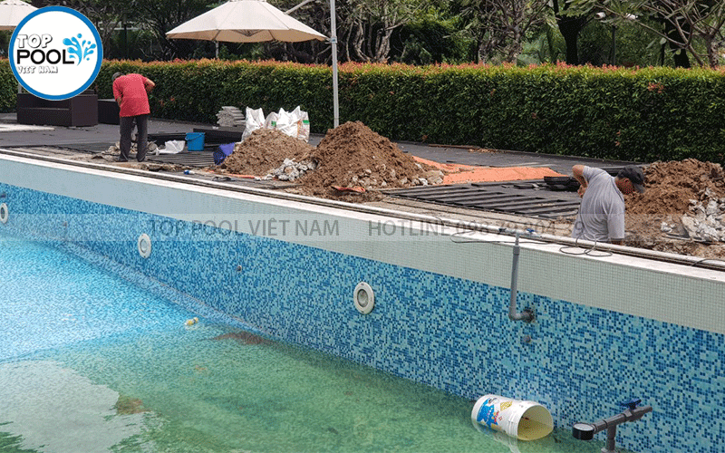 sửa chữa hồ bơi cũ