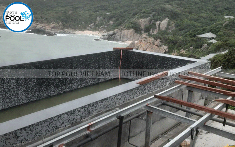 thi công bể bơi vô cực tại Phan Thiết