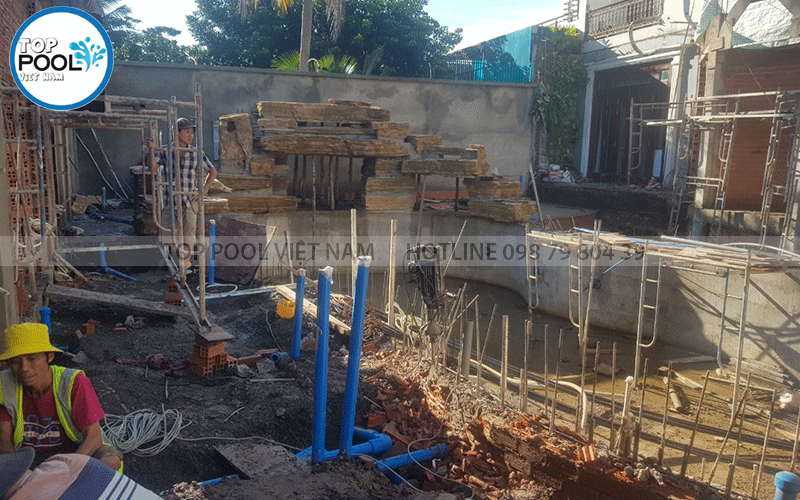 thi công đường ống kỹ thuật hồ bơi