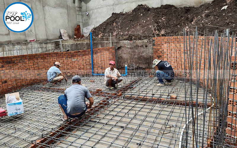 thi công sắt sàn hồ bơi