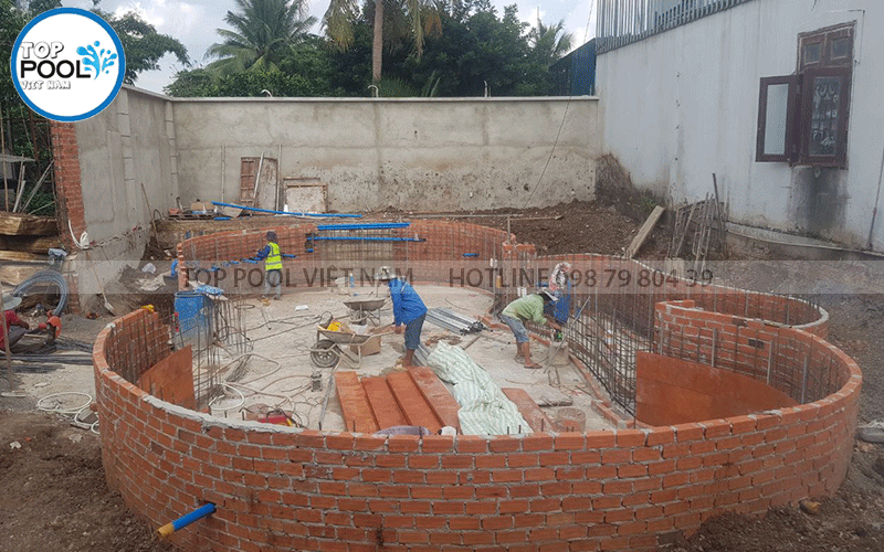 thi công sắt tường hồ bơi