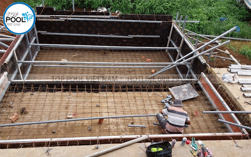 xây dựng hồ bơi mini cho bé