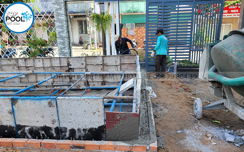 xây dựng hồ bơi mini