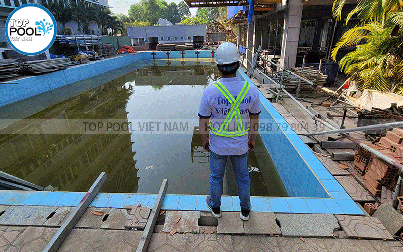 xây dựng hồ bơi trung học