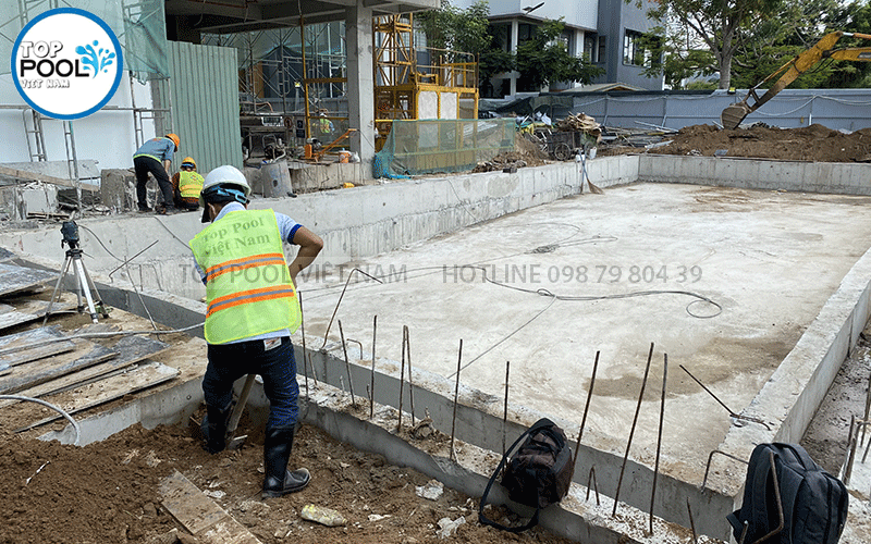 Qúa trình xây dựng hồ bơi trường học