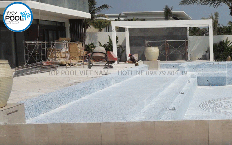 xây hồ bơi gia đình
