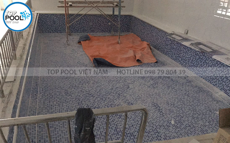 xây hồ bơi trường học